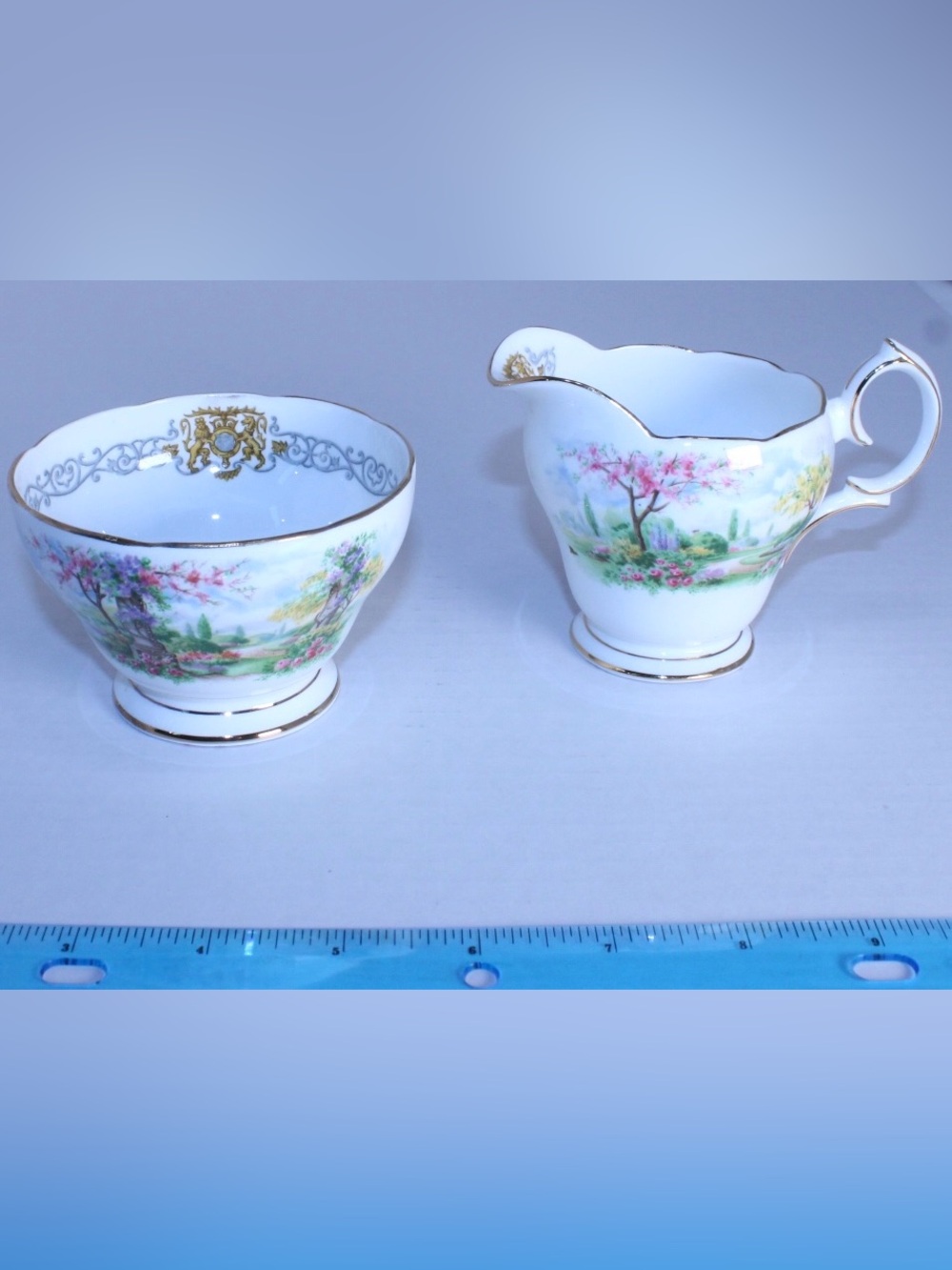 Collectable Queen Anne Royal Kew Gardens Open Cream and Sugar Bowl Set